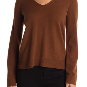 NWT Theory V-neck cashmere sweater